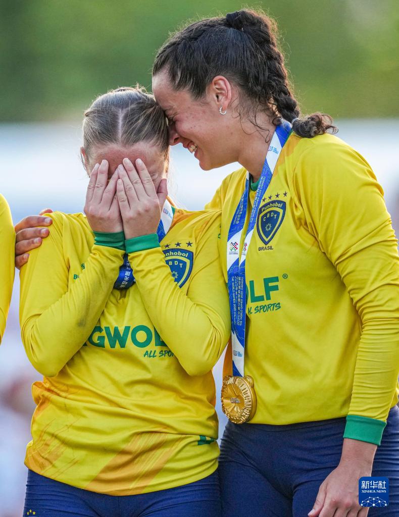 新华社记者, https