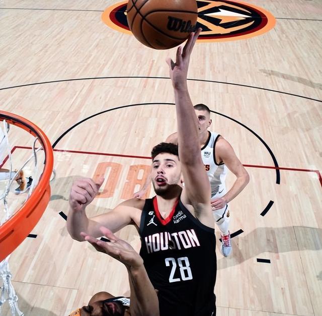 仍缺少那种, 火箭队打包