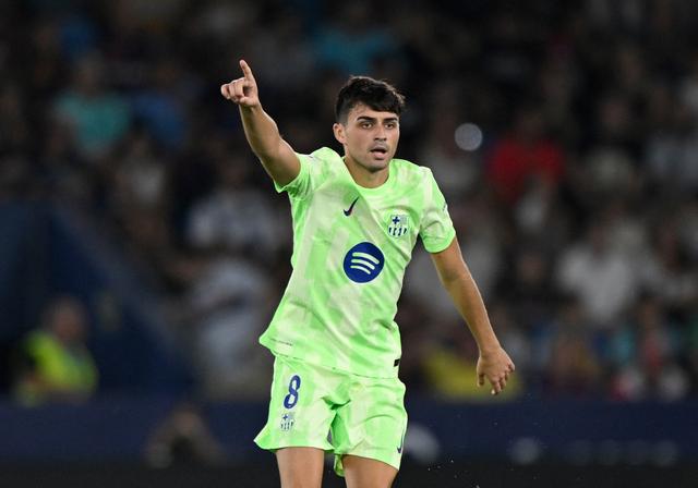 他值得足球, 他的名字