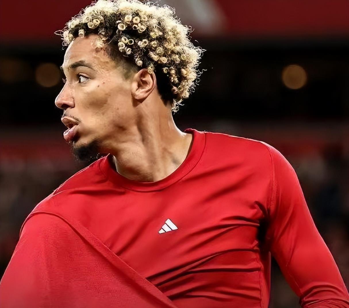 一场比赛, img, 亿新援首球