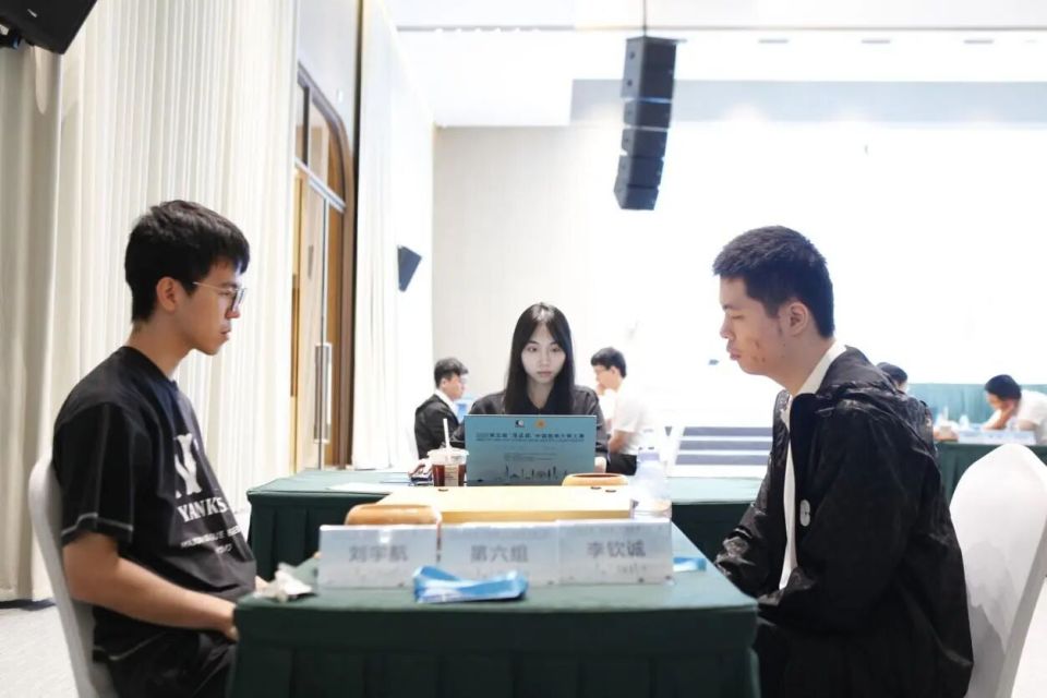 在深圳九围, 轮比赛, 一战到底 在深圳九围, 轮比赛, 一战到底