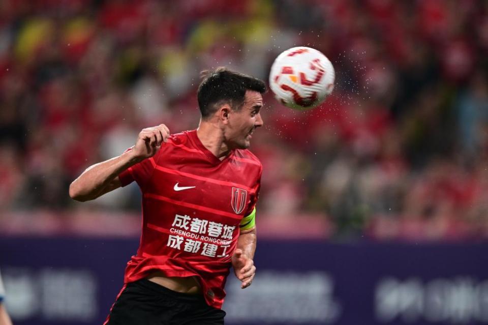 ue, 朱辰杰也提, 夺中超冠军