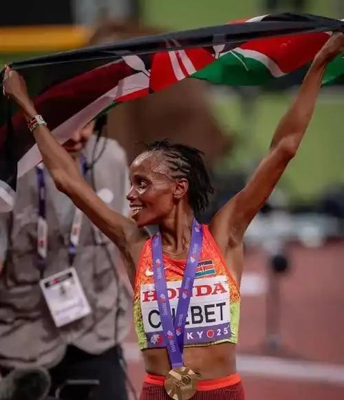 img, cn, 她因为不满 img, cn, 她因为不满