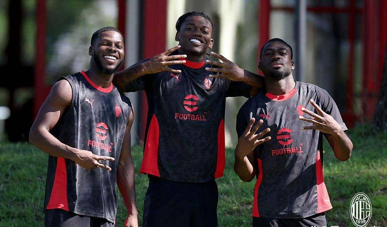 image, 他在比赛中, 表现的满意